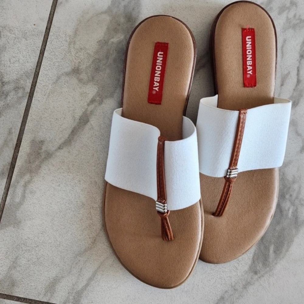 UNIONBAY Women's White and Brown Sandals